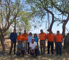 Estudiantes participando